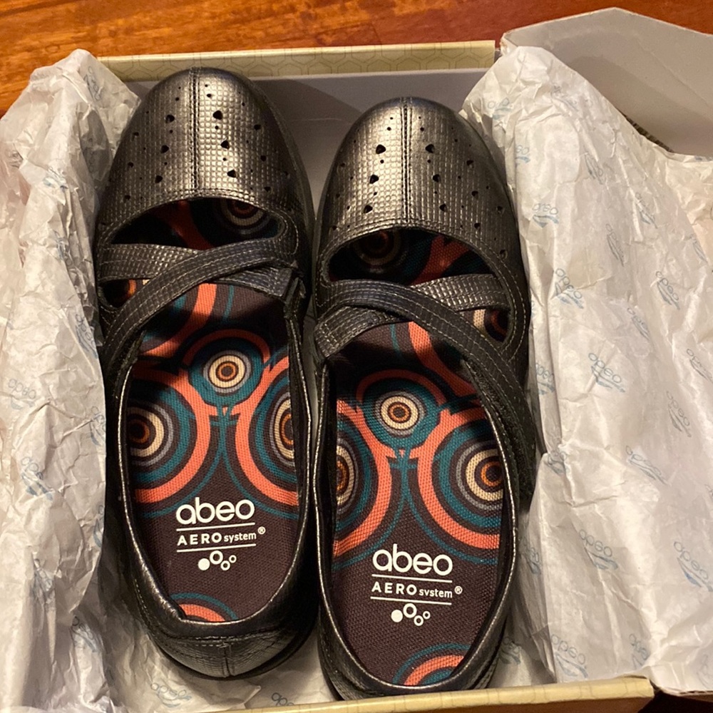 Womens shoes. Abeo brand from Walking company. Size 7.  Heel 1 inch